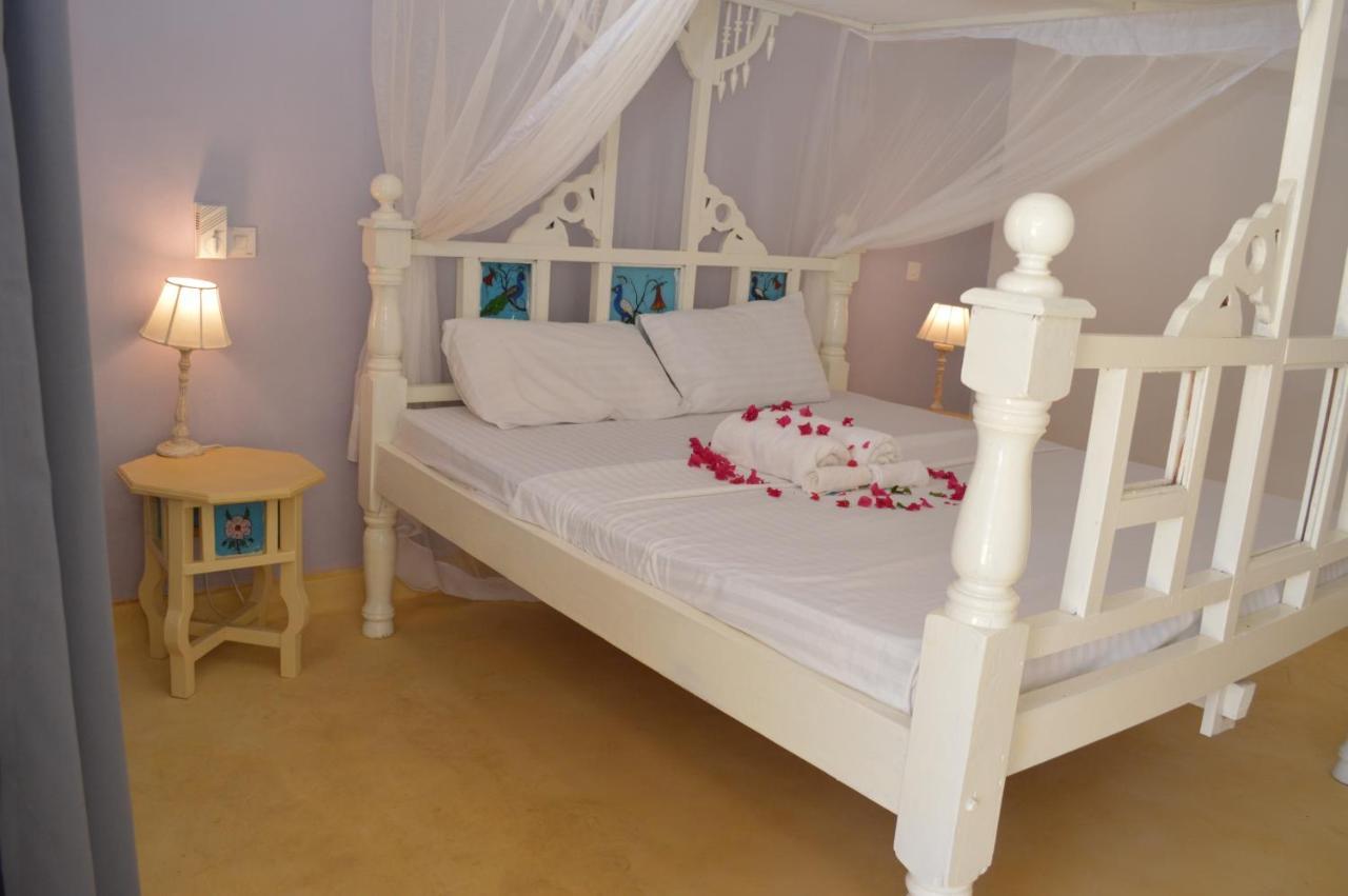 Pole Pole Beach House Watamu Exterior photo